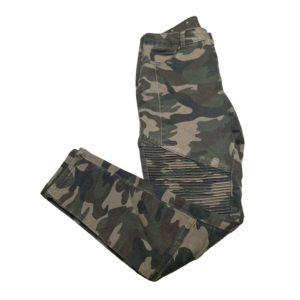 Altar’d State Size 27 Camo Jeans Skinny Leg - Picture 1 of 8